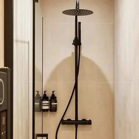 Stylish 2br & 2ba With Private Terrace *