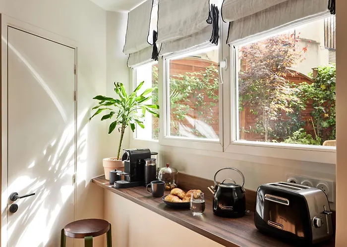 Stylish 2br & 2ba With Private Terrace * Paris