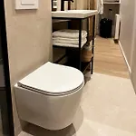 Stylish 2br & 2ba With Private Terrace 아파트 파리