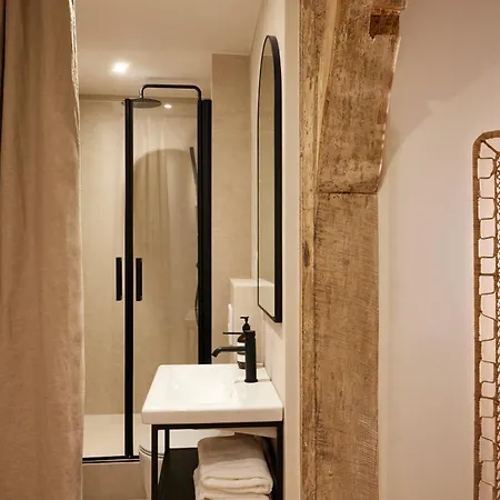 Stylish 2br & 2ba With Private Terrace Appartement
