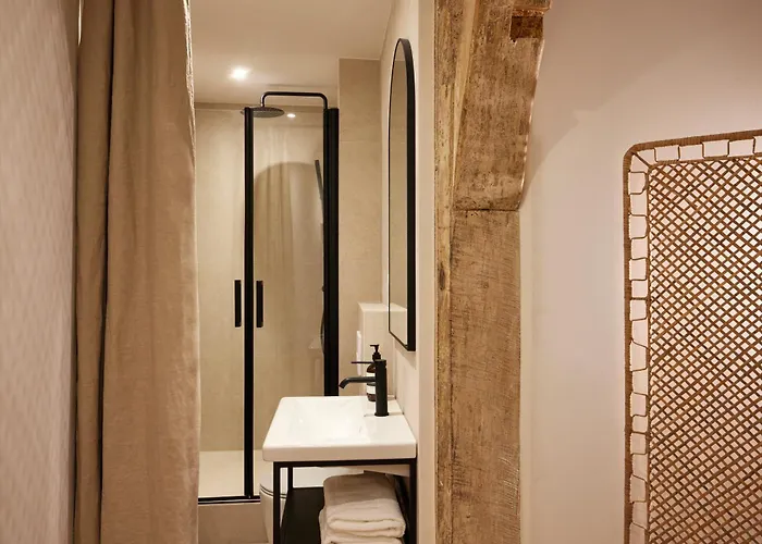 Stylish 2br & 2ba With Private Terrace 公寓
