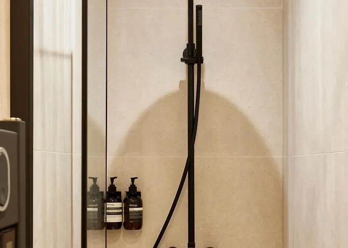 Stylish 2br & 2ba With Private Terrace *